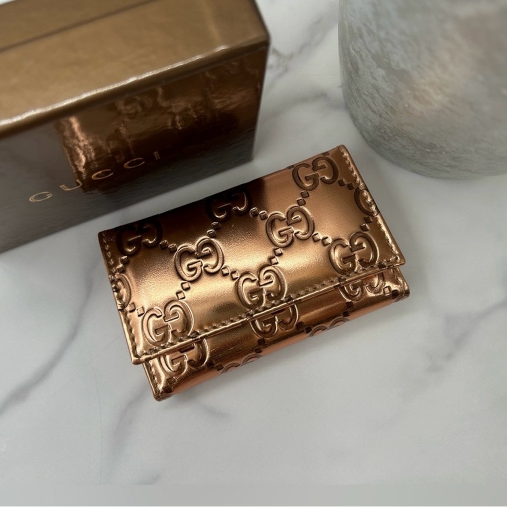 ⚜️GUCCI •Guccissima Metallic 6-Ring Key Case🌟